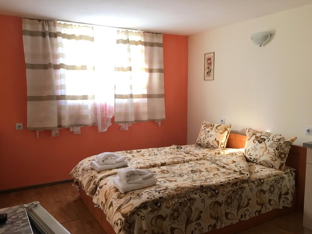 Triglav Edelweiss Guest House Pavel Banya Exterior photo