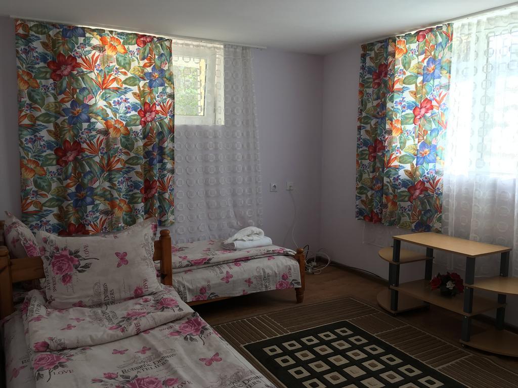 Triglav Edelweiss Guest House Pavel Banya Exterior photo